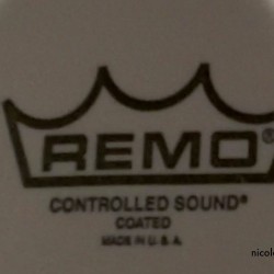 REMO Ambassador coated mit Dot (unten) = Controlled Sound (CS)